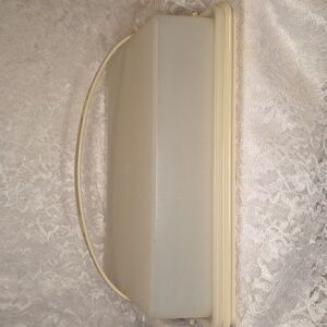 Tupperware: Cake Keeper Container